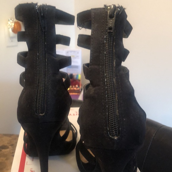 Gently worn black stilettos - Picture 6 of 6